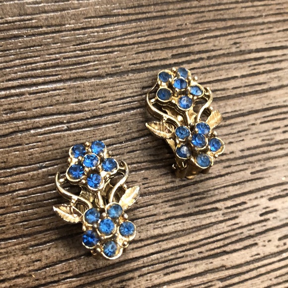Vintage Double Blue Flower Rhinestone Clip Earring - Picture 3 of 12
